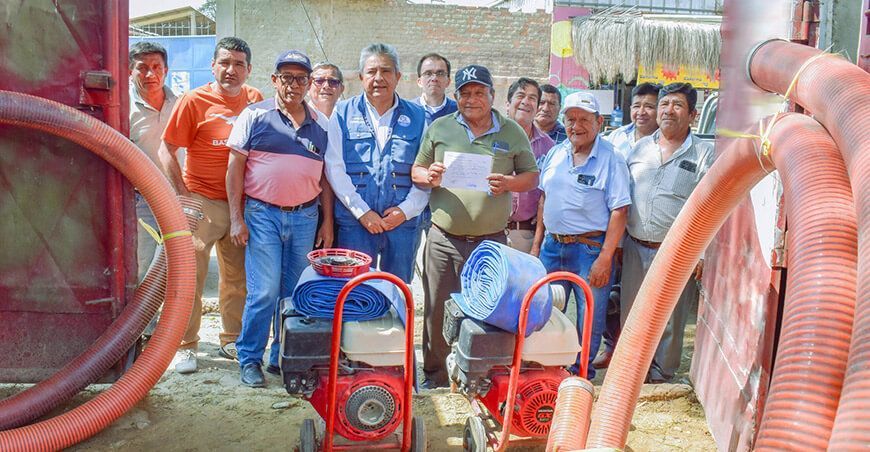 Entregan motobombas a juntas de usuarios de riego en GORE Piura Perú