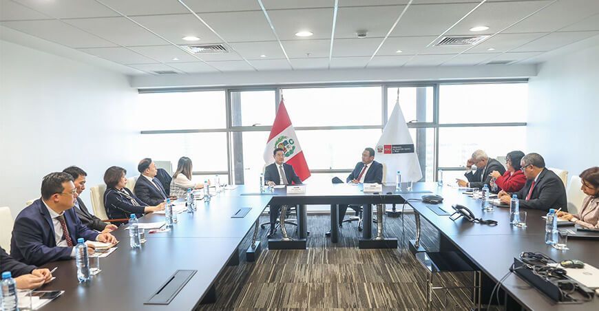 Perú y China firman memorándum de entendimiento para declarar al Perú libre de fiebre aftosa