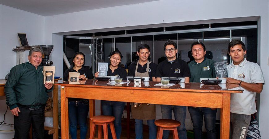 productores catación de café Perú