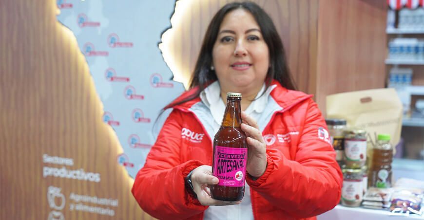 
empresa Pitaru Foods y CITEagroindustrial Ica del ITP han elaborado  prototipo de cerveza de pitahaya Perú 
