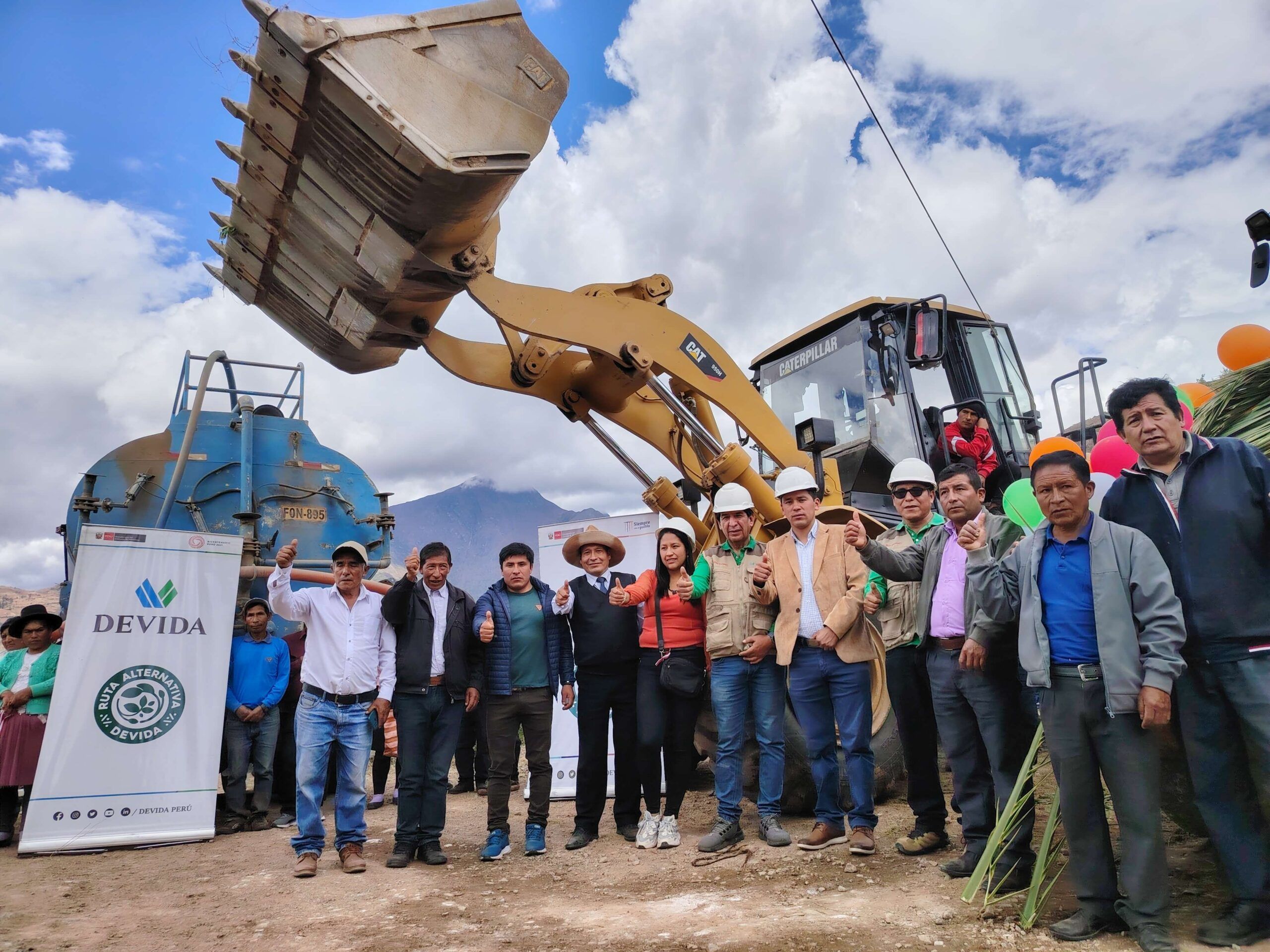 Mejoran caminos vecinales para impulsar el desarrollo en Ayacucho y Apurímac Devida Perú
