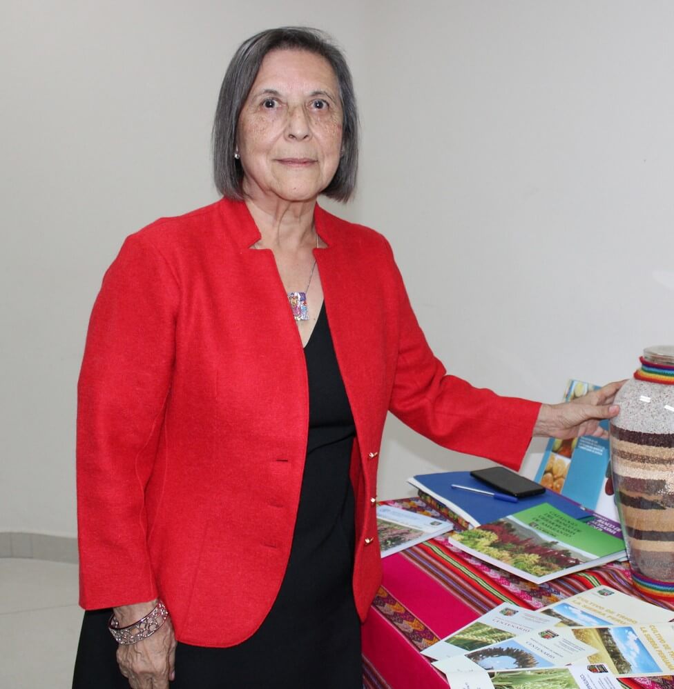 Lecciones del pasado: La Dra. Luz Rayda Gómez Pando, jefa del Programa de Cereales y Granos Nativos de la Universidad Nacional Agraria La Molina, saluda la iniciativa del gobierno de dar un nuevo impulso al cultivo de cebada y sugiere replicar y mejorar las experiencias exitosas del pasado para fortalecer a este cultivo.