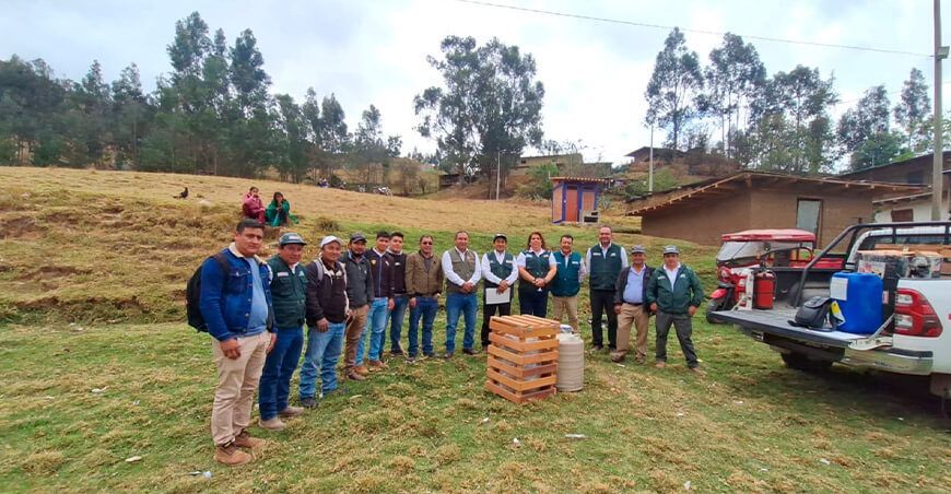 Midagri transfiere 1200 pajillas de semen de vacuno de alta calidad genética a ganaderos de Piura