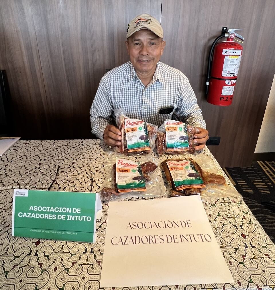 Mes del Emprendimiento Indígena Loreto Perú 