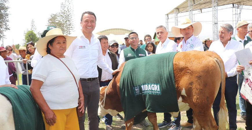 Midagri reconoció a María Fernández Sánchez como la mejor ganadera de Arequipa