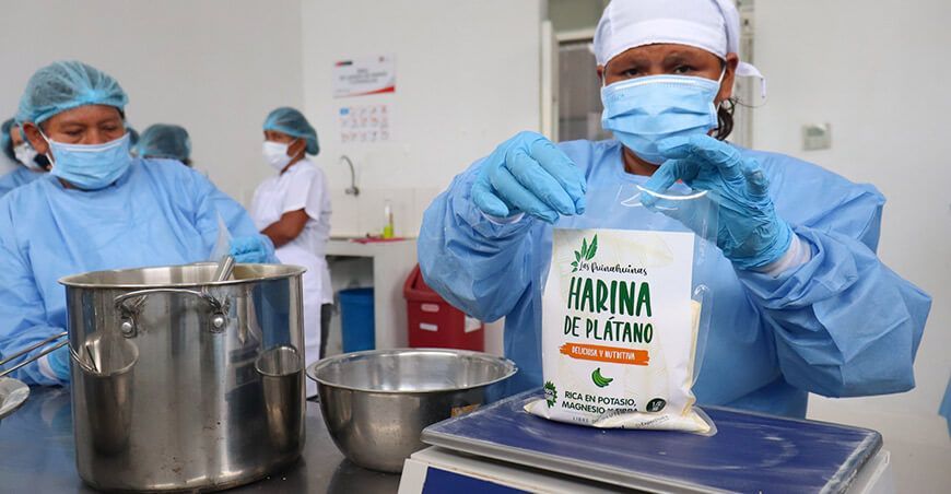 Capacitaron a emprendedoras en el procesamiento y transformación del plátano Loreto Perú