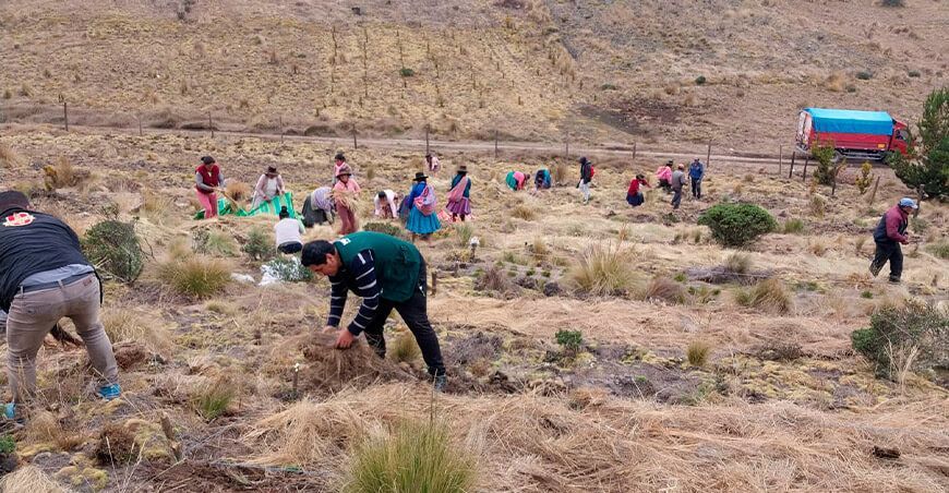 Serfor sensibiliza a comunidades de Huanipaca para evitar quema de rastrojo en parcelas Apurímac Perú