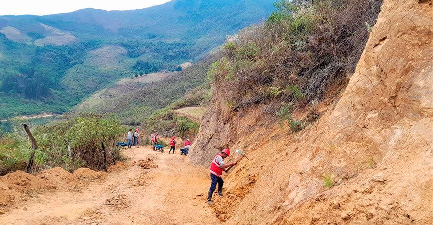 Foncodes trabajos de mantenimiento de 354 kilómetros de caminos vecinales en Amazonas Perú