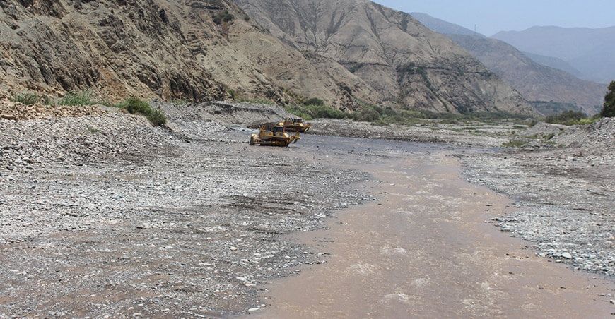 ANA inicia limpieza y descolmatación en el río Mala para proteger cultivos en Cañete