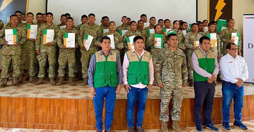 Devida y Ejército del Perú iniciaron talleres de capacitación en cacao, apicultura y barismo Cusco