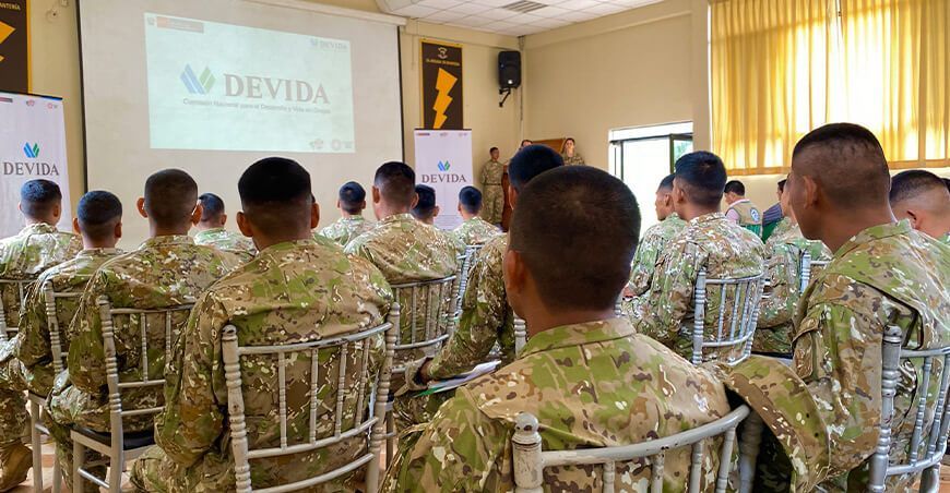 Devida y Ejército del Perú iniciaron talleres de capacitación en cacao, apicultura y barismo Cusco