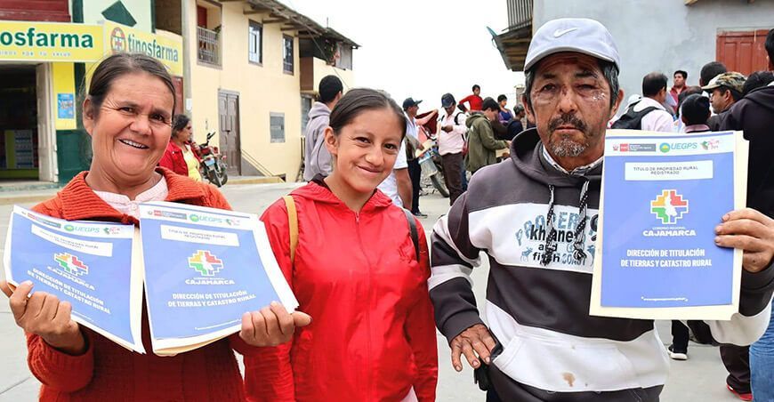 títulos de propiedad rural a productores de Santo Tomás Cajamarca Perú