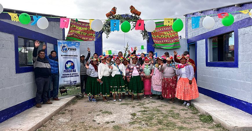 Entregaron módulos demostrativos de engorde a ganaderos de Coata Puno Perú
