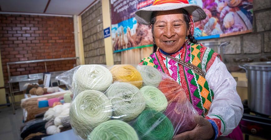 Hilamos Perú Primer Salón Nacional del Hilo Artesanal de Camélidos