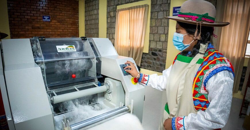 Hilamos Perú Primer Salón Nacional del Hilo Artesanal de Camélidos