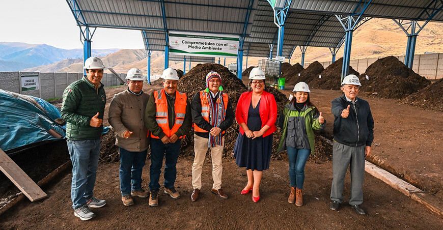 comunidad de Ccorao Cusco producen compost abono natural