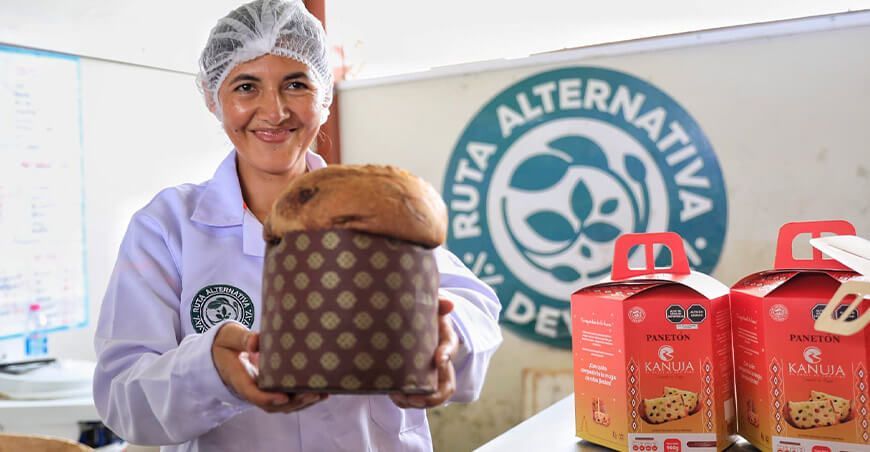 Comunidades indígenas lanzan panetón artesanal con café y chispas de chocolate Junín Perú Devida 
