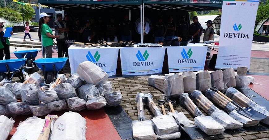Devida entregó herramientas a caseríos de Puno, Madre de Dios y Cusco para impulsar trabajo comunitario