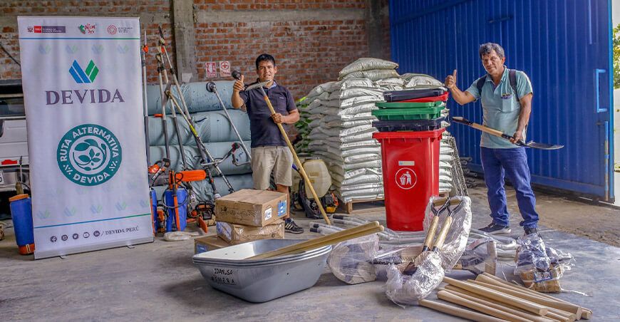 Devida impulsa trabajo comunitario con entrega de kits de herramientas San Martín Perú