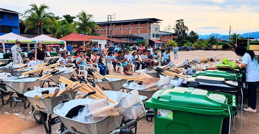 Devida entregó herramientas a caseríos de Puno, Madre de Dios y Cusco para impulsar trabajo comunitario