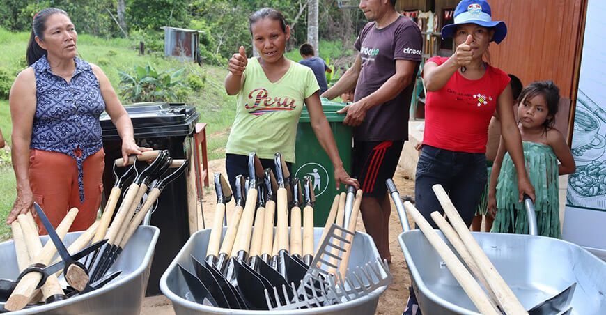 Devida impulsa desarrollo comunitario en Yuyapichis con entrega de kits de herramientas Huánuco Perú