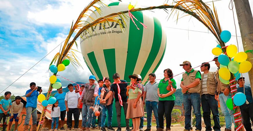 Devida inauguró 13.8 km de camino vecinal renovados en Anco Ayacucho Perú