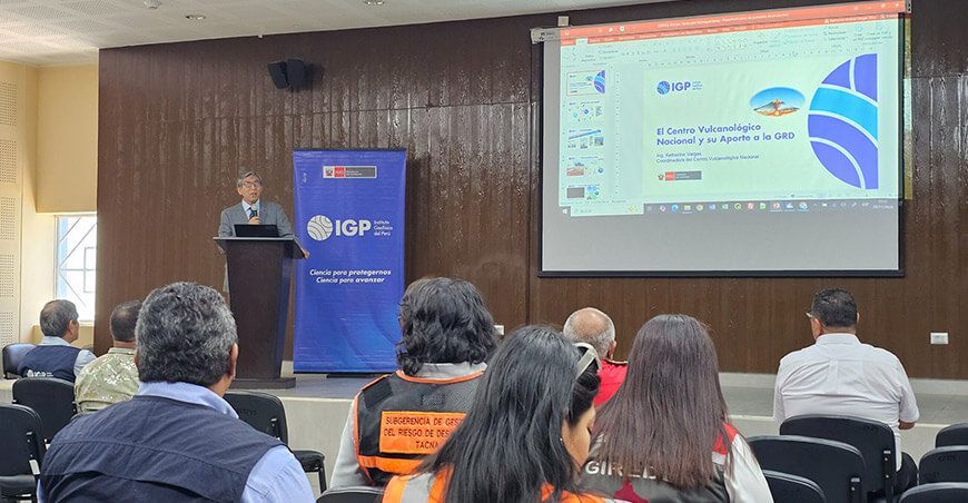 IGP entregó nuevas herramientas para enfrentar el riesgo volcánico en Tacna Perú