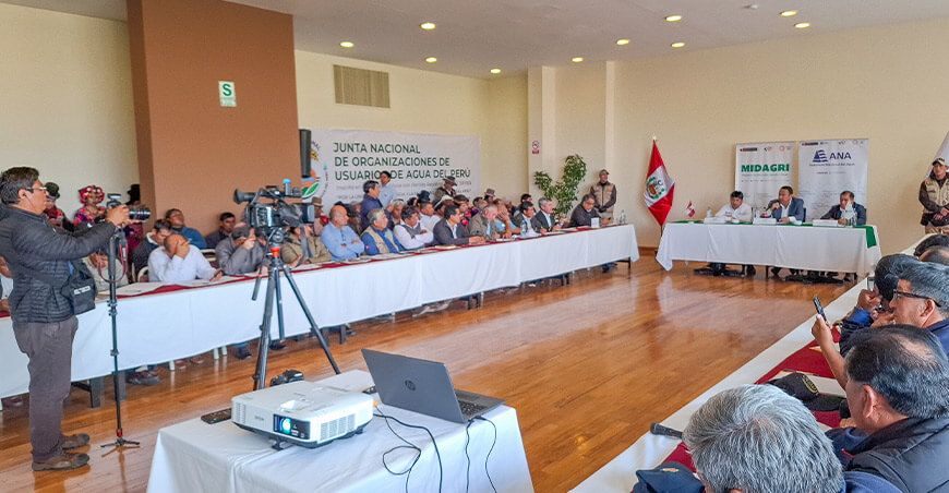 Midagri y organizaciones de usuarios de agua impulsan el desarrollo del sector agrario