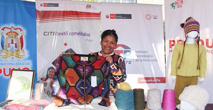 Innova Feria Navideña prendas de fibra de alpaca Puno Perú
