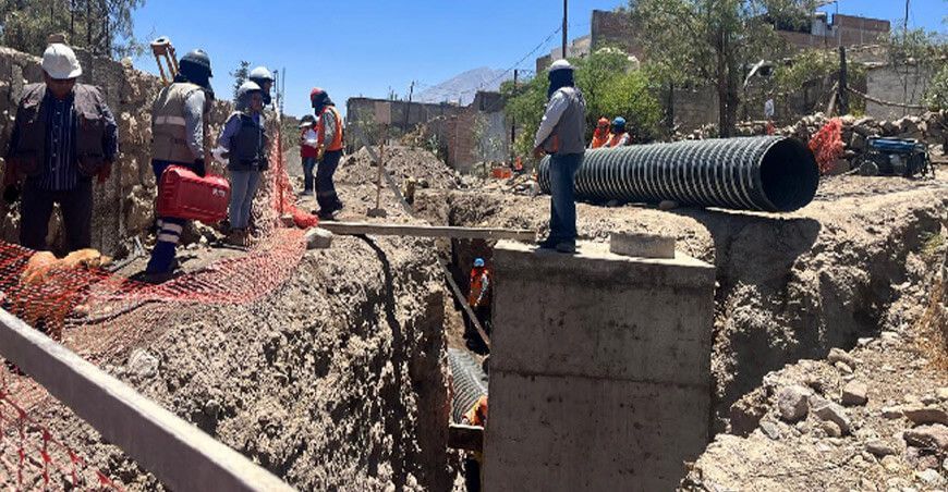 Retraso en obra de drenaje pluvial de Sabandia Arequipa Perú