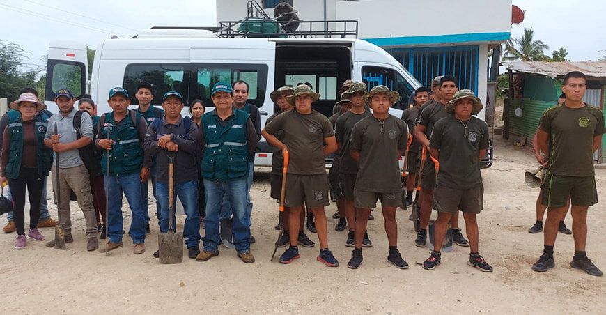 Senasa, autoridades y productores unen esfuerzos para controlar la mosca de la fruta Piura Perú
