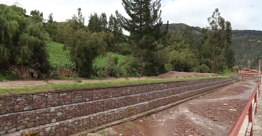 Entregan defensa ribereña en el río Cachimayo para proteger de desbordes Cusco Perú