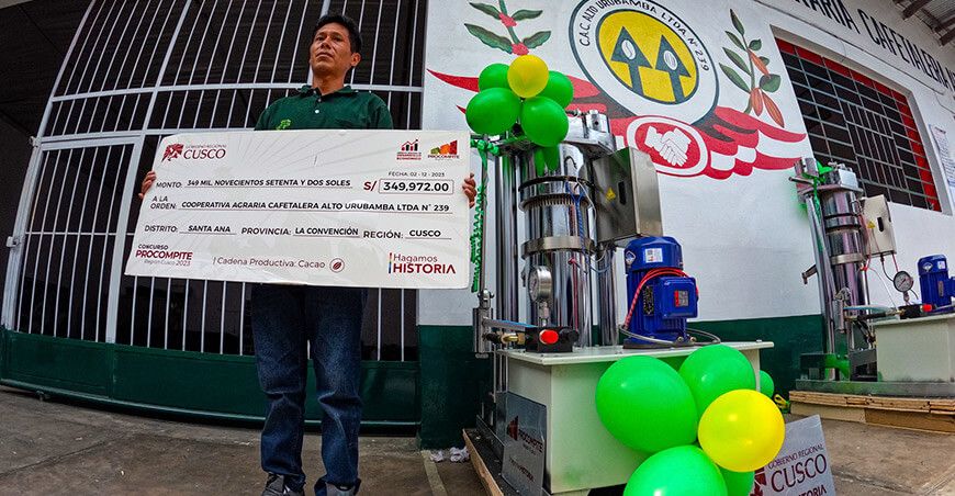 Procompite Cusco entrega bienes a productores de miel La Convención