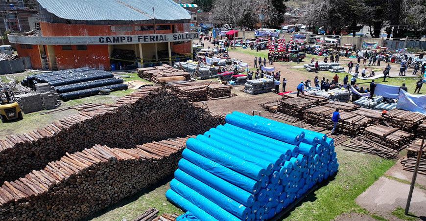 Entregan materiales para mejorar el manejo de pastos en Puno productores Pecsa