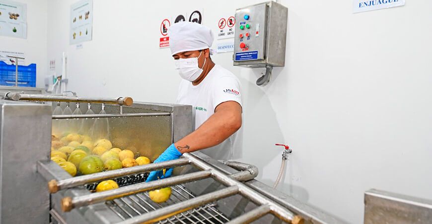 Perú Hub UNALM planta de procesamiento maracuyá San Martín