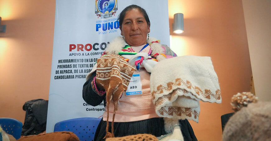 productora artesana textiles fibra alpaca Puno Perú