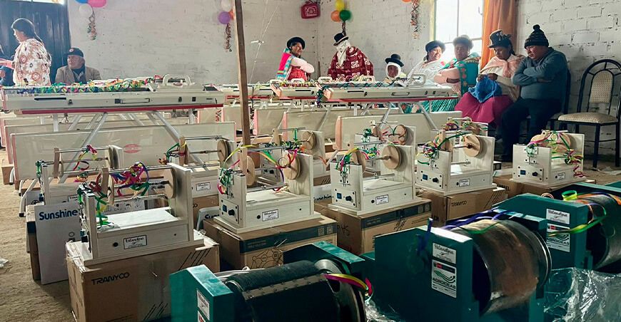 Cofinancian emprendimiento de mujeres rurales que confeccionan prendas de alpaca en Arequipa Agroideas Arequipa Perú