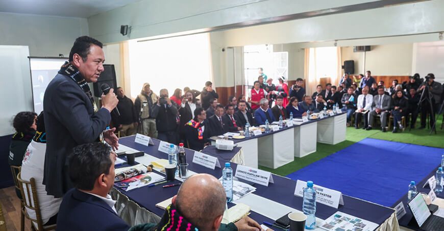 Ángel Manero Campos ministro Midagri en Huancavelica Perú