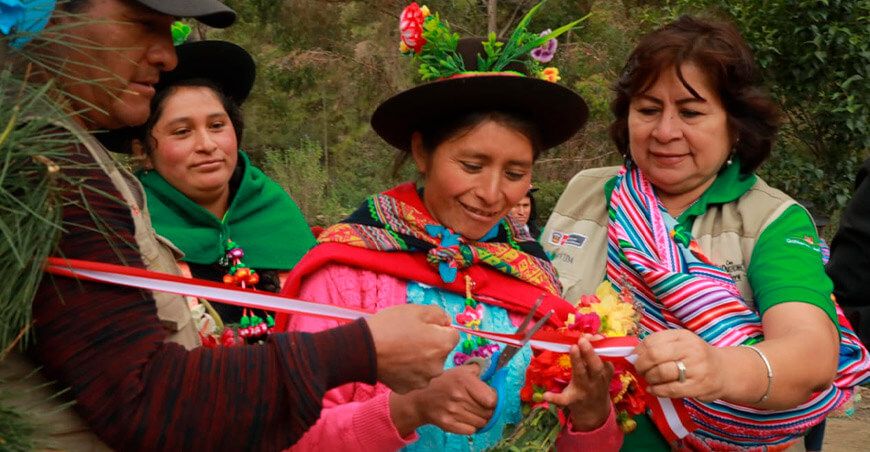 Más de 400 familias de Santa Rosa y Chaca acceden a nuevos mercados con vías mejoradas por Devida Ayacucho Perú