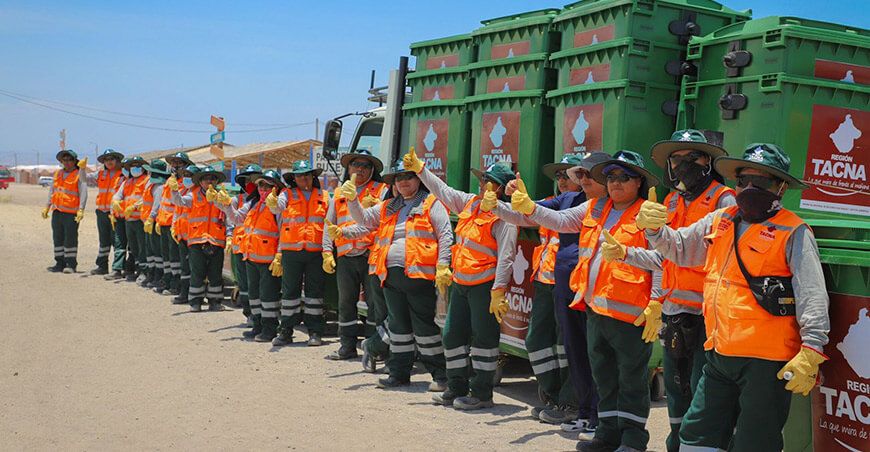 Entregaron contenedores de residuos sólidos al distrito La Yarada Los Palos en Tacna Perú