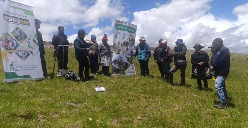 Productores de Janjaillo adoptan tecnologías para reducir la degradación del suelo agrario con asistencia técnica de INIA Junín Perú
