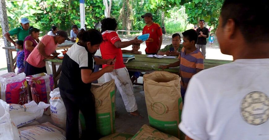 Ocho Sur entregó 3 toneladas de alimentos a comunidad nativa Santa Clara de Uchunya Ucayali Perú