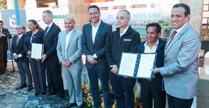 Suscribieron contrato para actualizar el expediente técnico de la presa Chonta