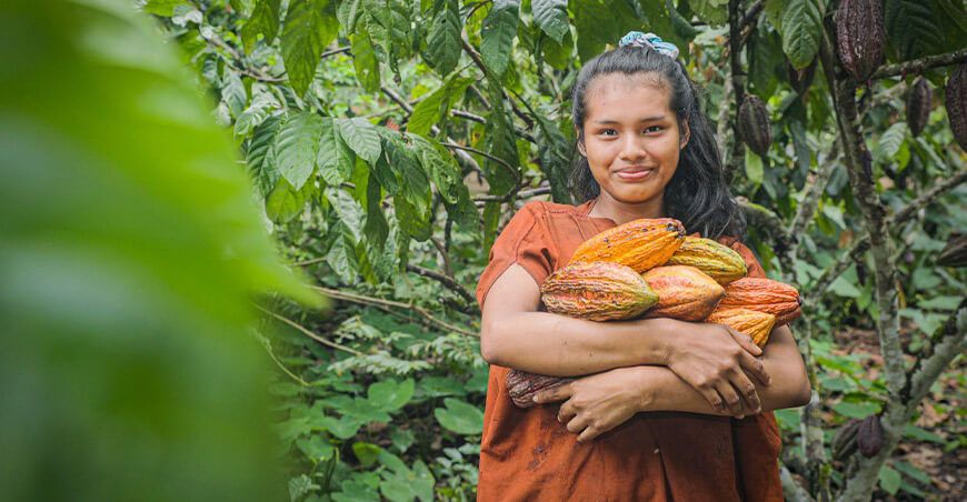 productora nativa indígena de cultivo de cacao Vraem Perú Devida
