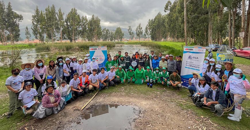 ANA suma esfuerzos con instituciones para limpieza de humedal Huayllaspanca en Huancayo Junín Perú