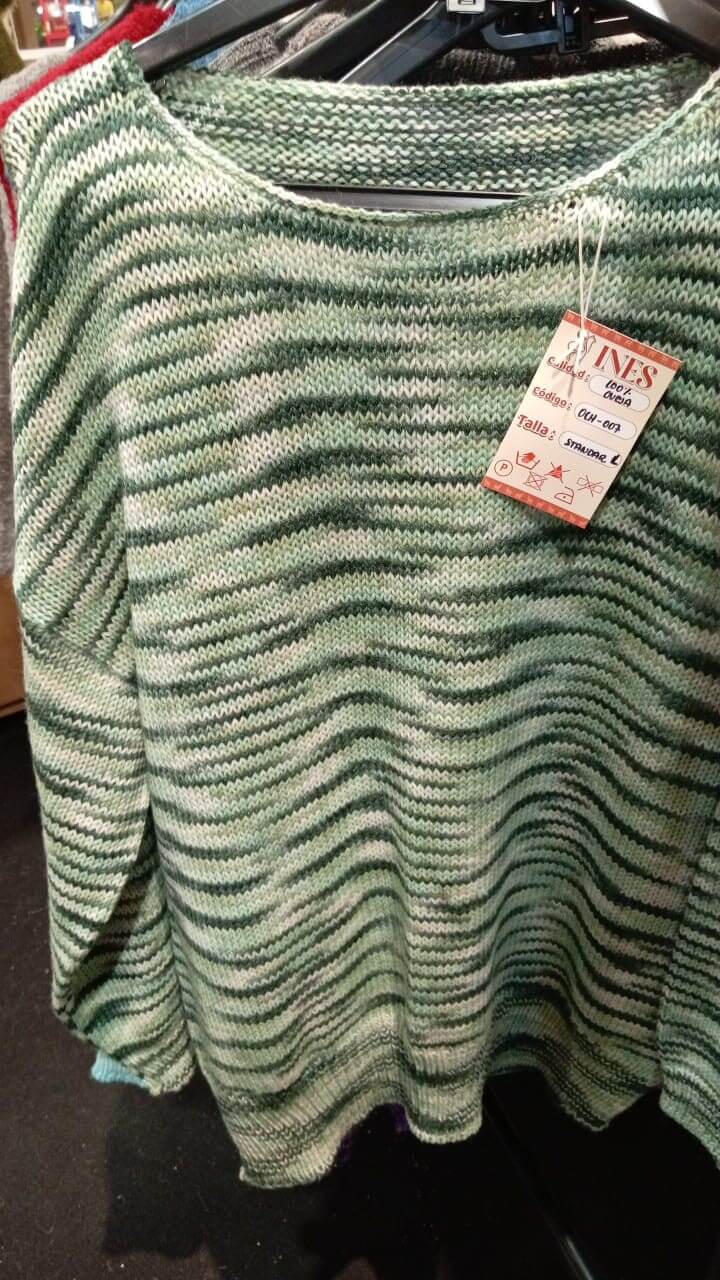 Moda y tradición: Chompa elaborada con fibra de alpaca que combina tradición andina con las tendencias de la moda global.