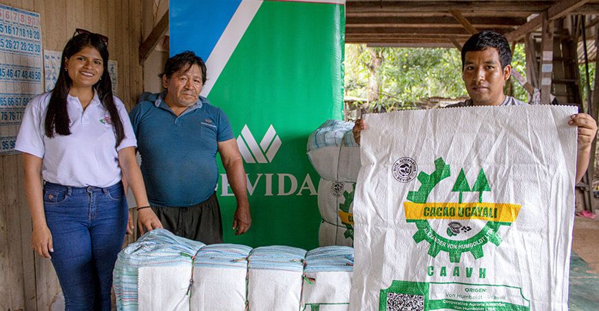 Devida entregó 15 000 empaques a organizaciones de cacao y plátano en Ucayali Perú