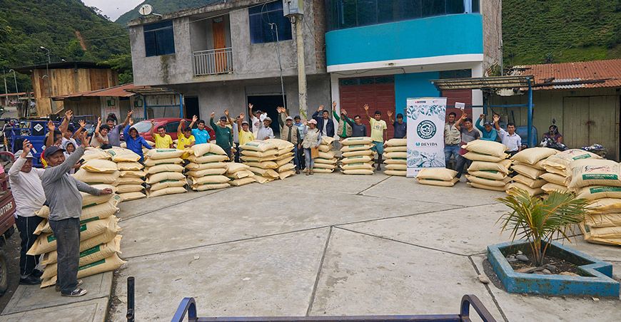 Devida entregó guano de isla a productores de café del Vraem Perú