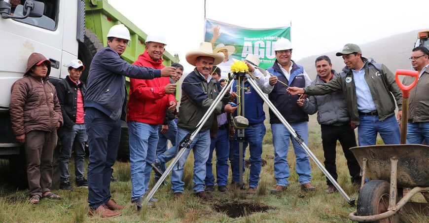 Inician construcción de 13 qochas en Cajabamba Cajamarca Perú