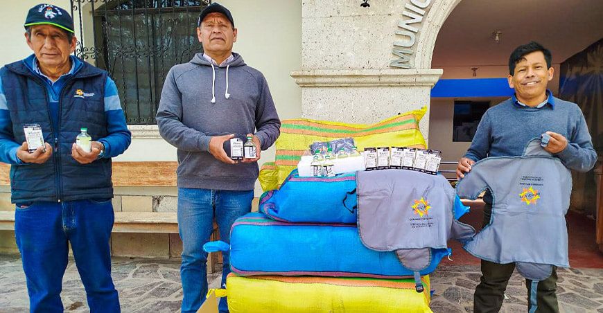kits veterinarios y chalecos proteger crías de alpacas Lari Arequipa Perú